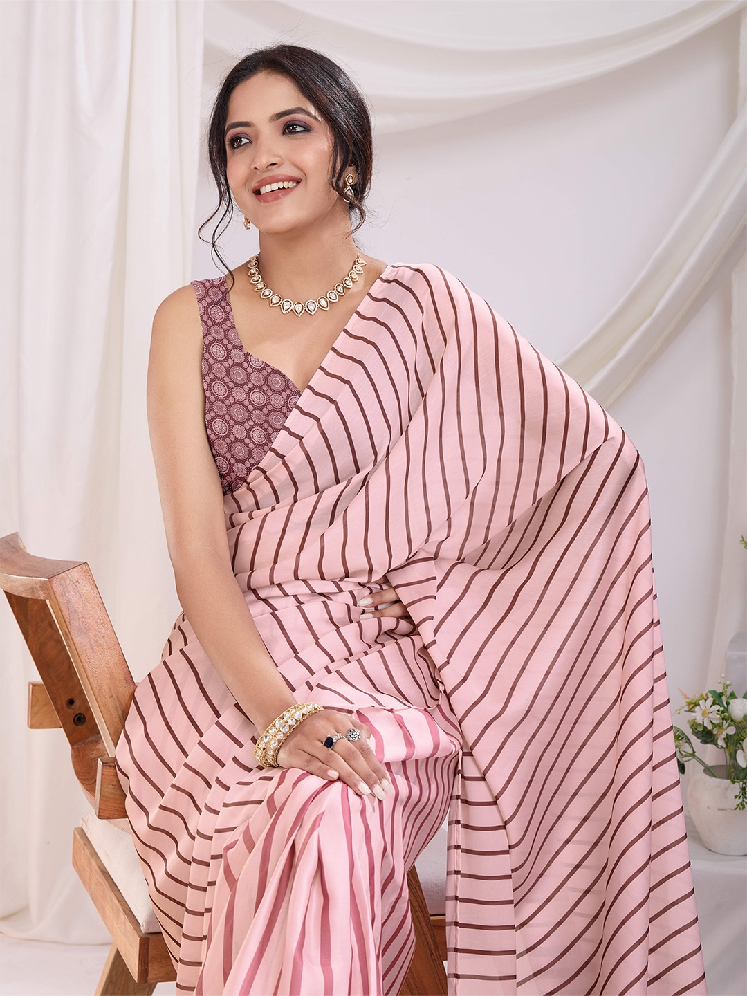 

Mitera Satin Saree, Pink