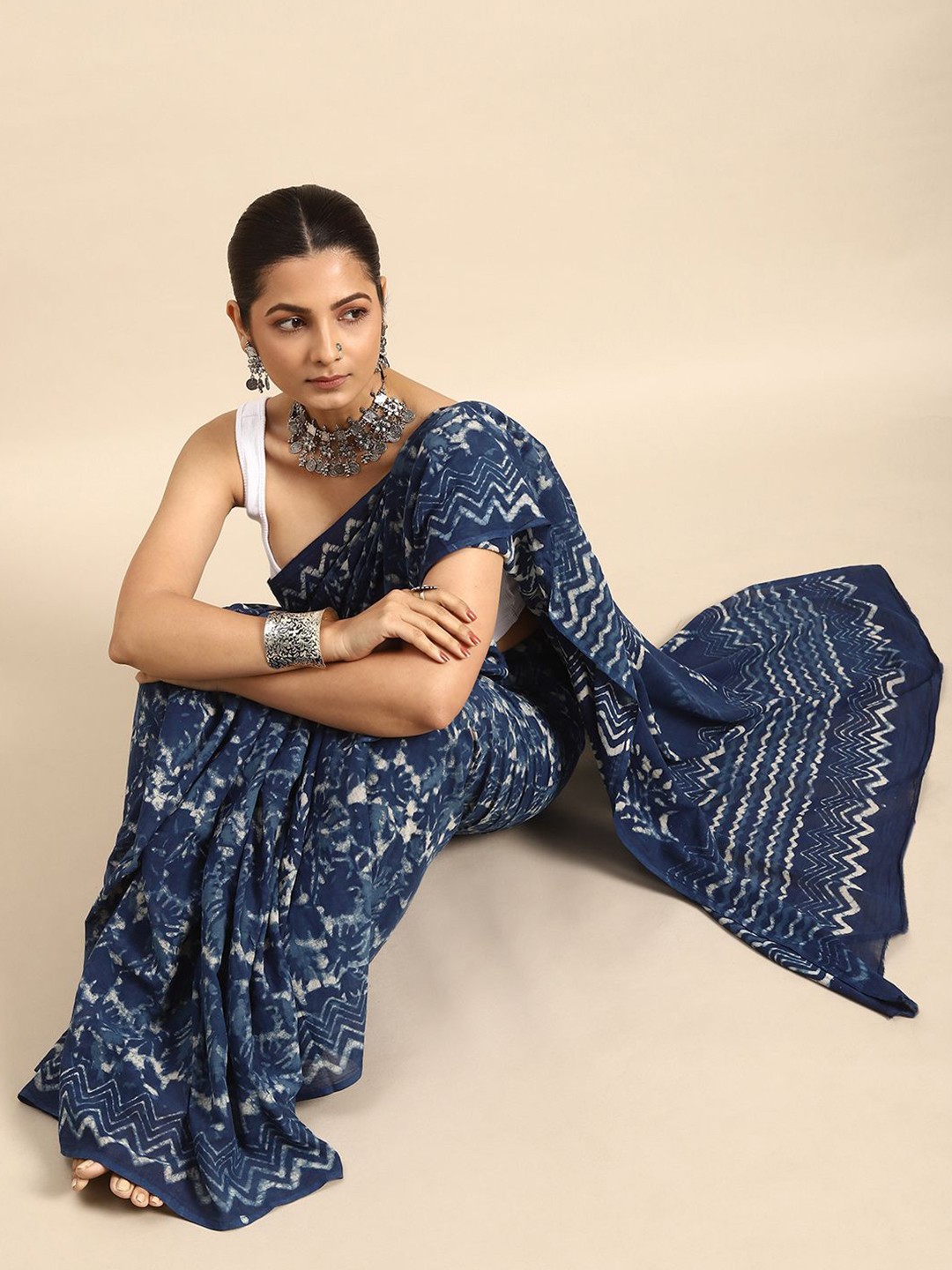 

Taavi Women Ethnic Motifs Printed Pure Cotton Block Print Sarees With Blouse Piece, Blue
