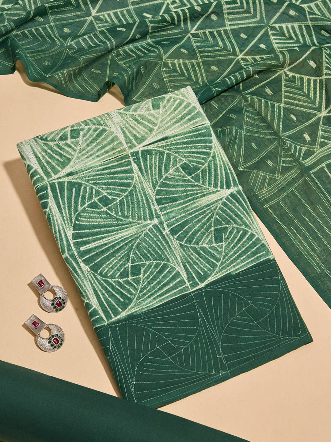 

Taneira Floral Printed Pure Cotton Unstitched Dress Material, Green