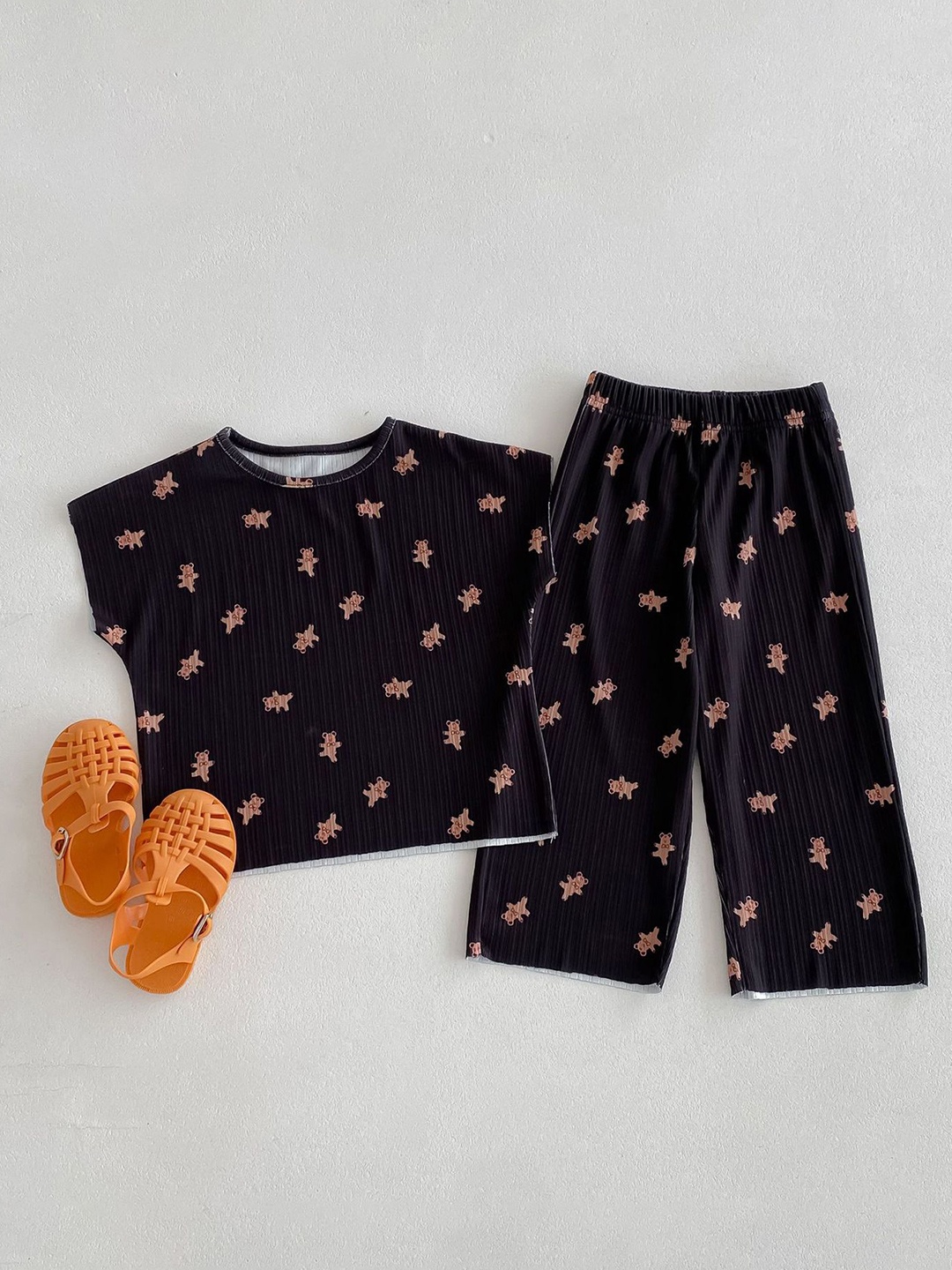 

LULU & SKY Girls Printed Pure Cotton T-Shirt With Trousers, Black