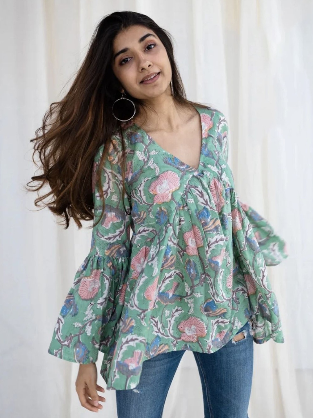 

THE INDIAN ETHNIC CO Women Green A-Line Sanganeri Cotton Short Top