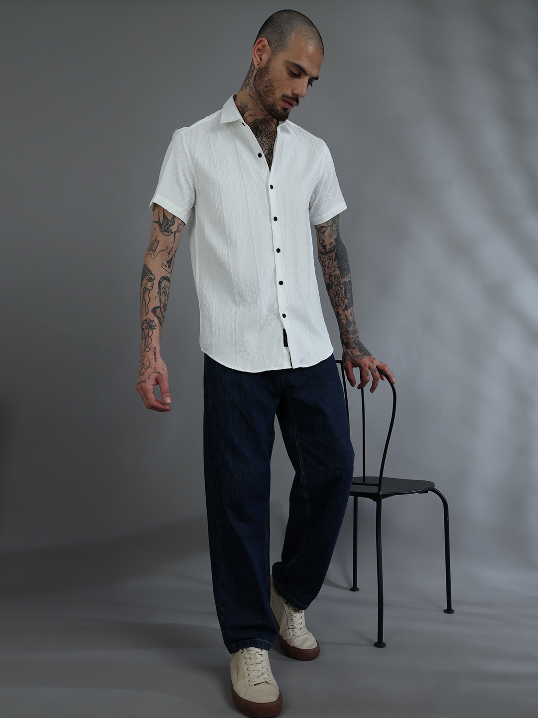 

HOUSE OF MAHNOTS Men Comfort Slim Fit Spread Collar Textured Casual Shirt, White