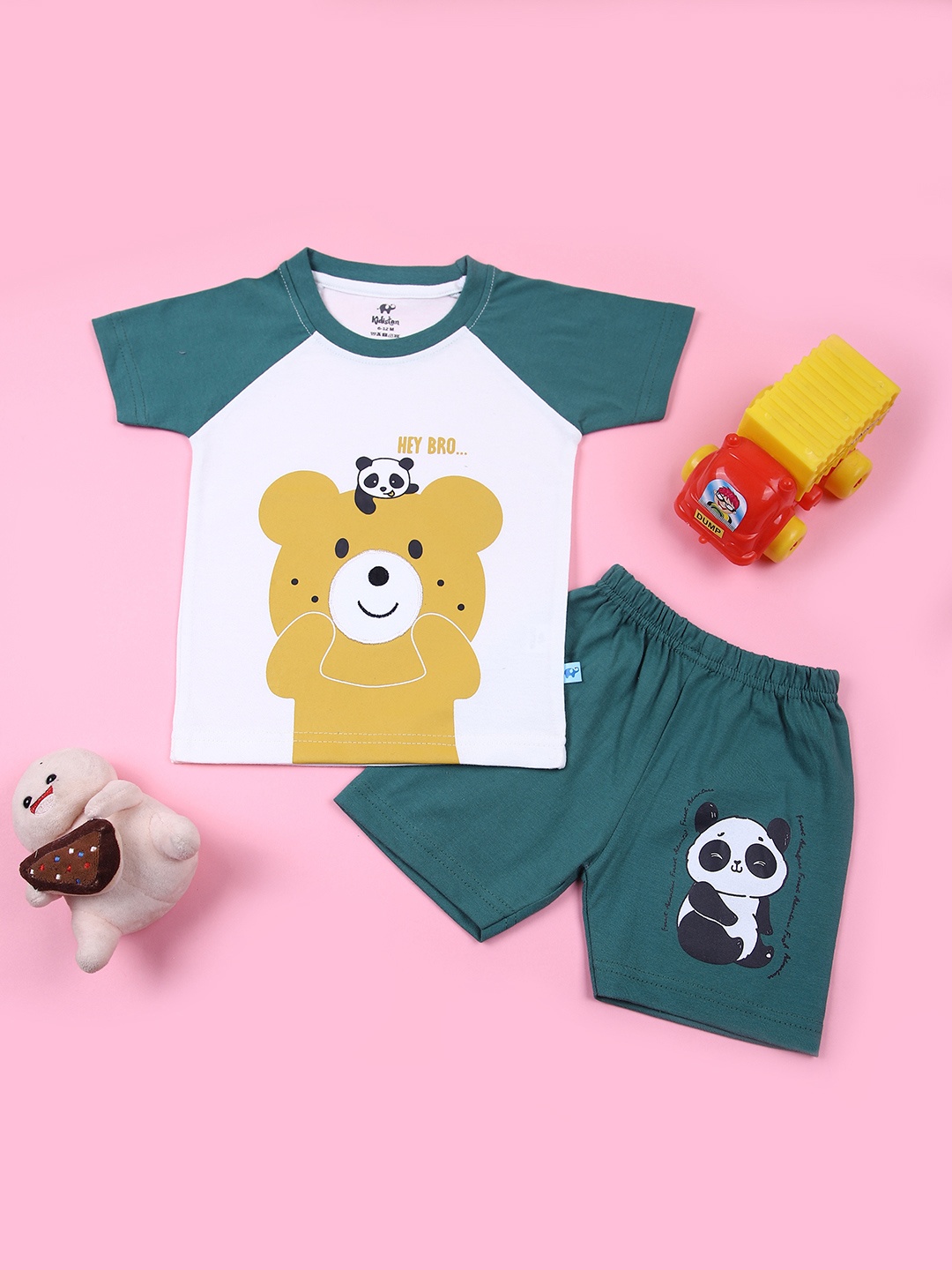 

V-Mart Boys Printed Round Neck T-shirt With Shorts, White