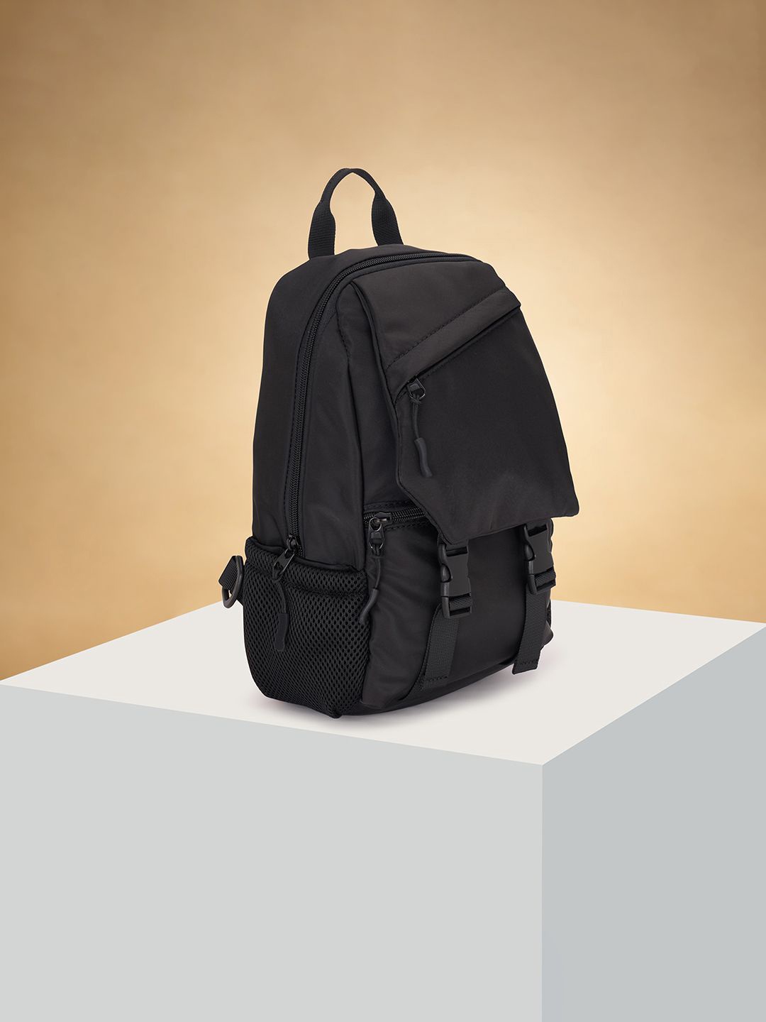 

Ajile by Pantaloons Men Ergonomic Backpack, Black