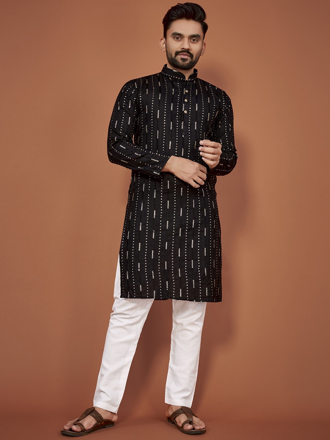 

Moda Rapido Embroidered Embellished Mandarin Collar Cotton Straight Kurta, Black