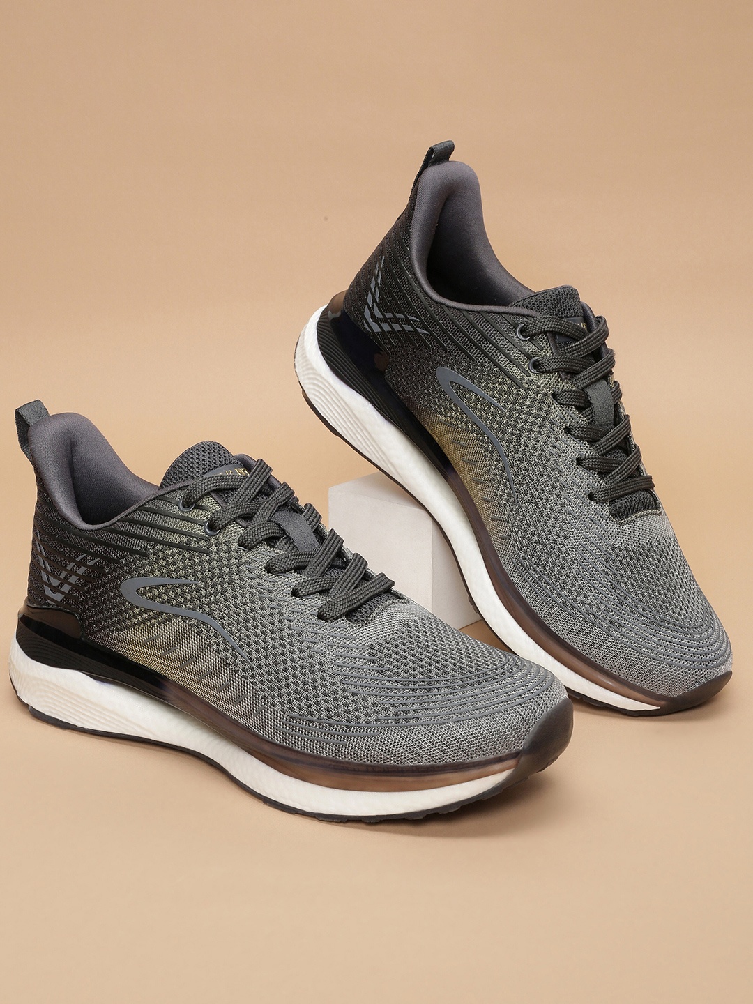 

AVANT Men Bounce Max Walking Shoes D.Grey