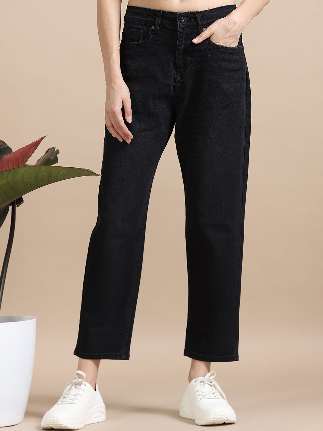 

ALTIVA Women Comfort High-Rise Light Fade Stretchable Jeans, Black