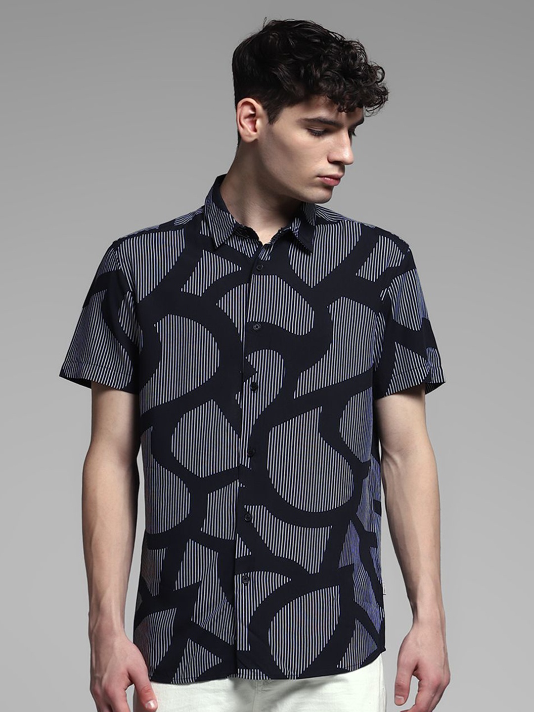 

Jack & Jones Men Spread Collar Abstract Printed Casual Shirt, Black