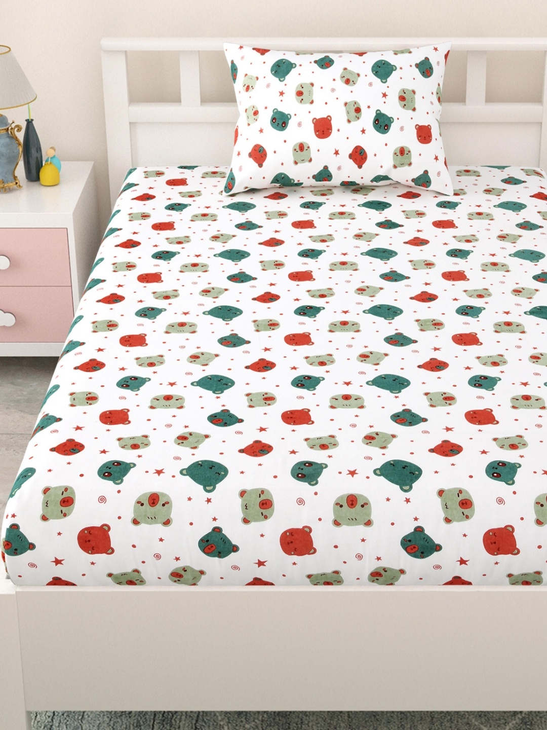 

MAFATLAL White Cartoon Characters Printed Pure Cotton 144 TC Single Bedsheet Set