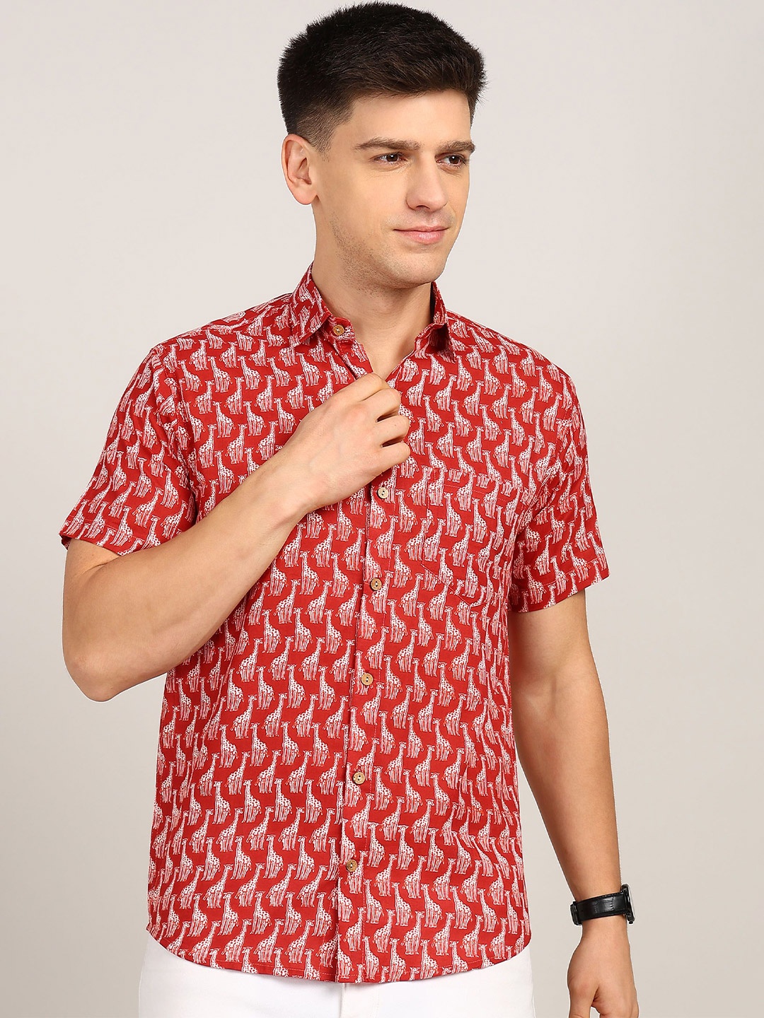 

Label Ceres Men Classic Fit Spread Collar Conversational Printed Cotton Casual Shirt, Red