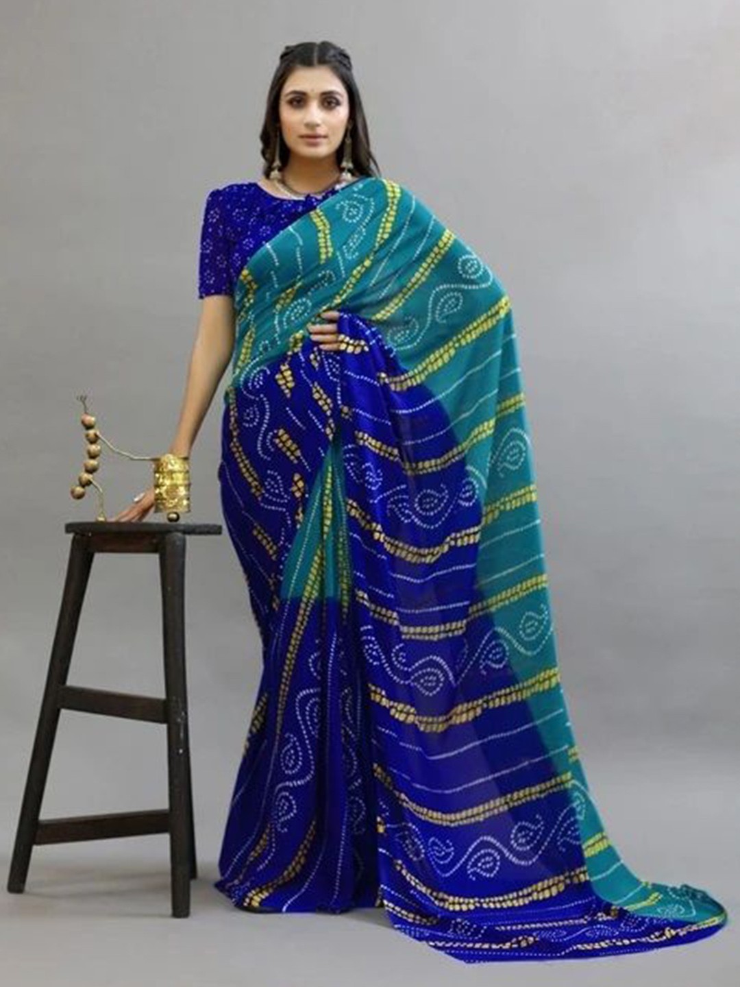 

Styleveda Bandhani Printed Saree, Blue