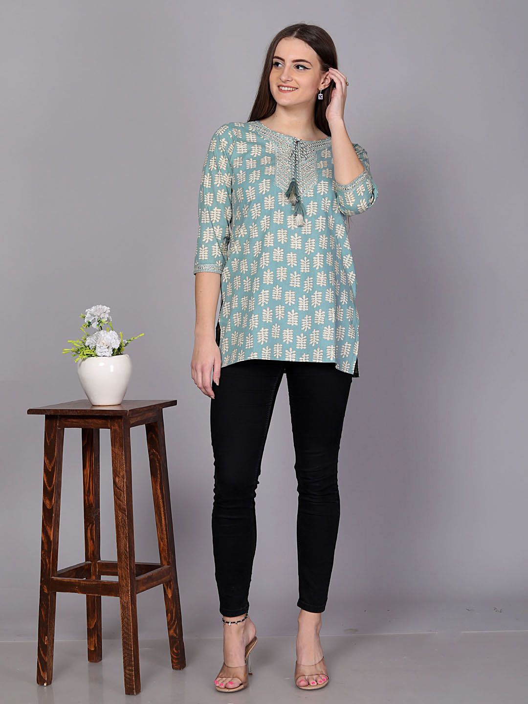 

HIGHLIGHT FASHION EXPORT Women Abstract Printed Pure Cotton Tunic, Blue