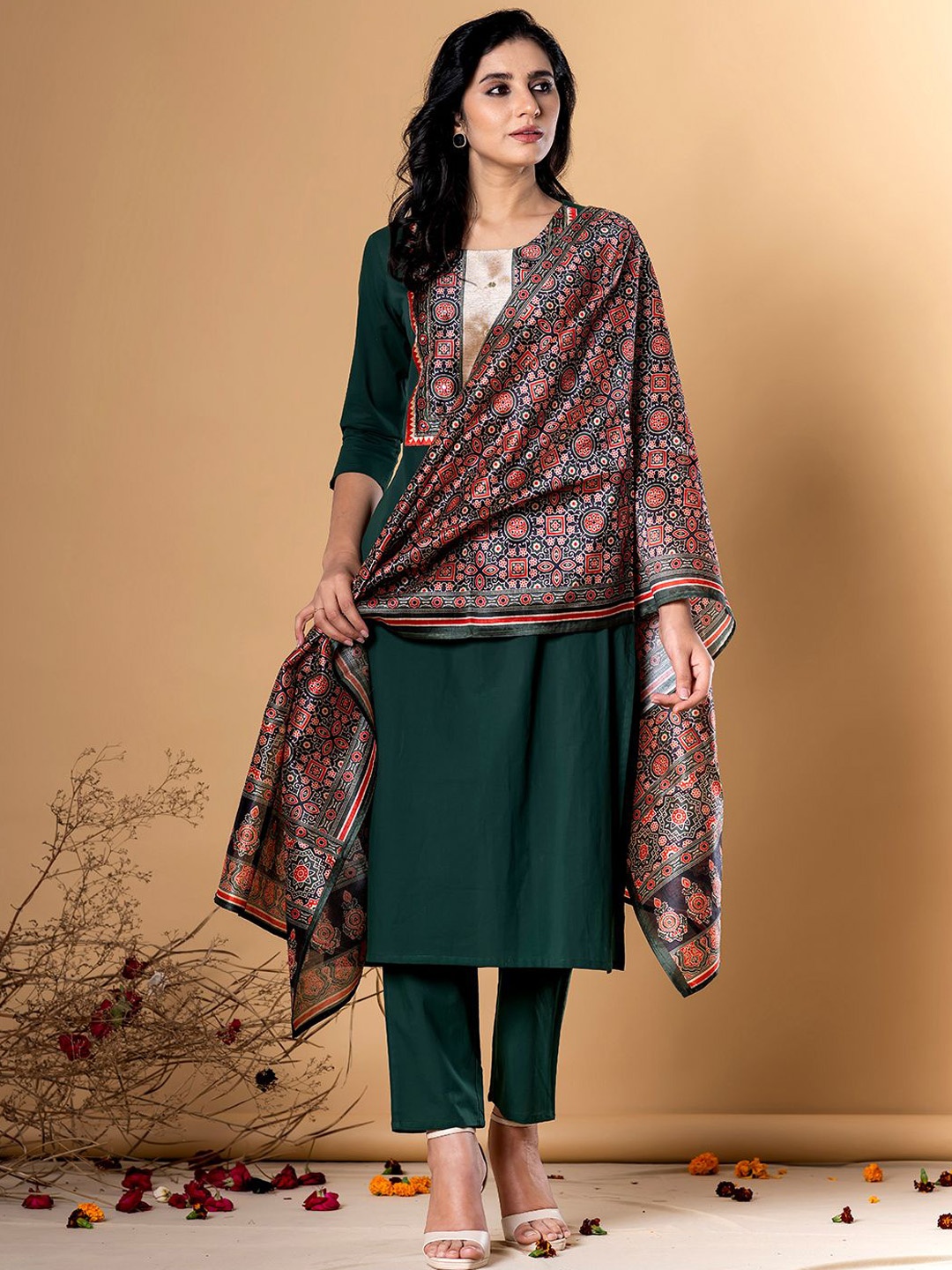 

Readiprint Floral Printed Yoke Design Pure Cotton Kurta With Trouser & Dupatta, Green