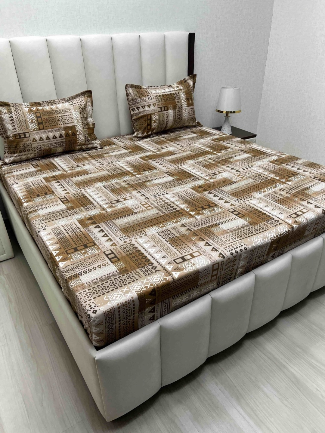 

Pure Decor Velar Fur Sib Brown Printed Cotton 230TC King Bedsheet Set 2.74m x 2.74m