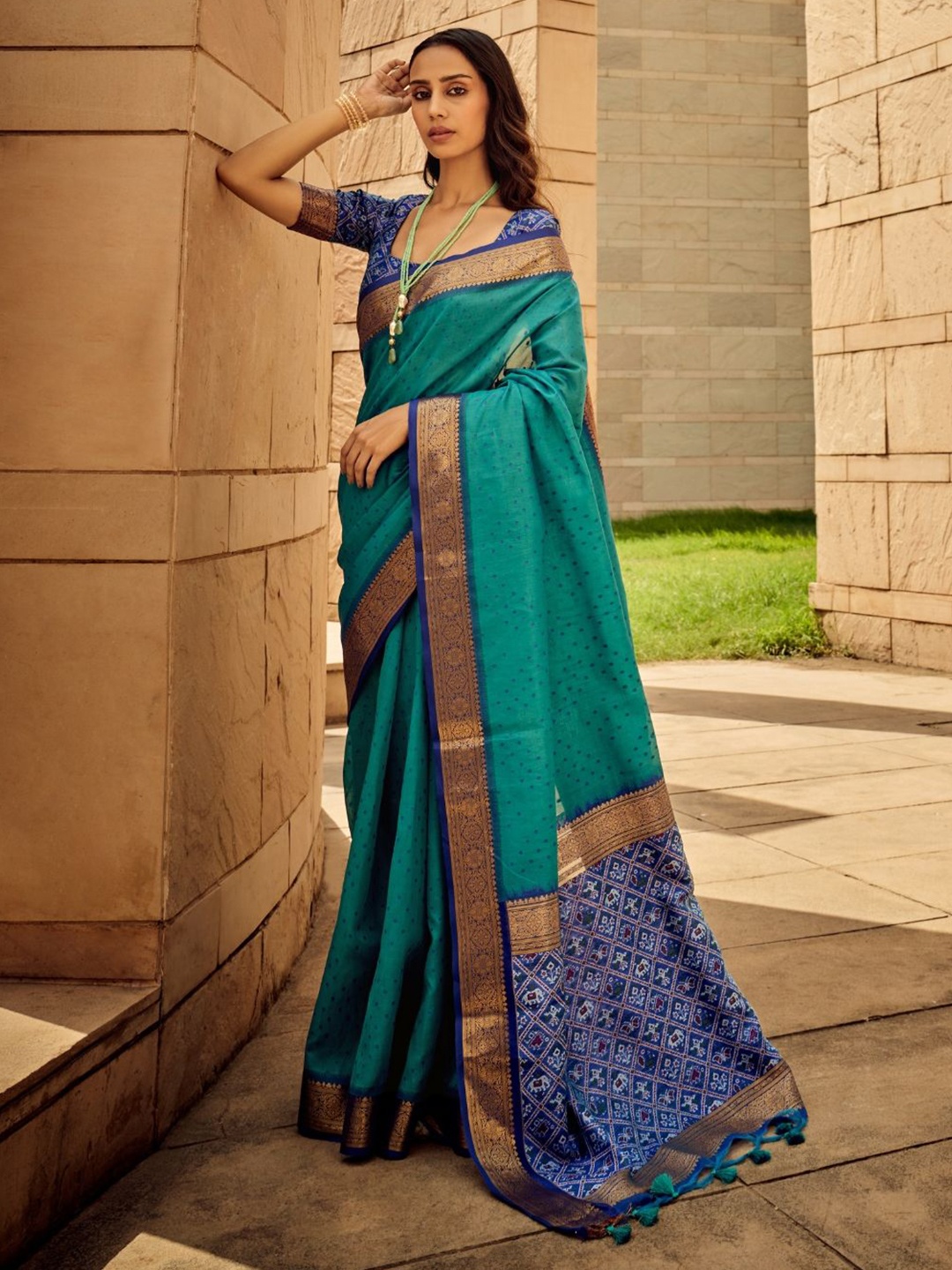 

BLENDIFY Woven Design Zari Designer Patola Saree, Blue