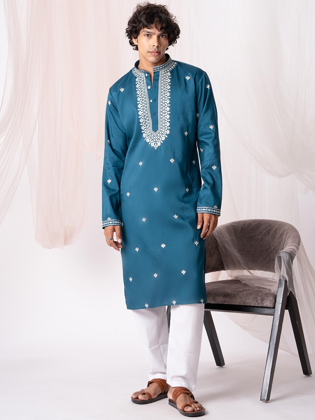 

5 Stitch Ethnic Motifs Embroidered Sequinned Band Collar Straight Kurta With Pyjamas, Blue