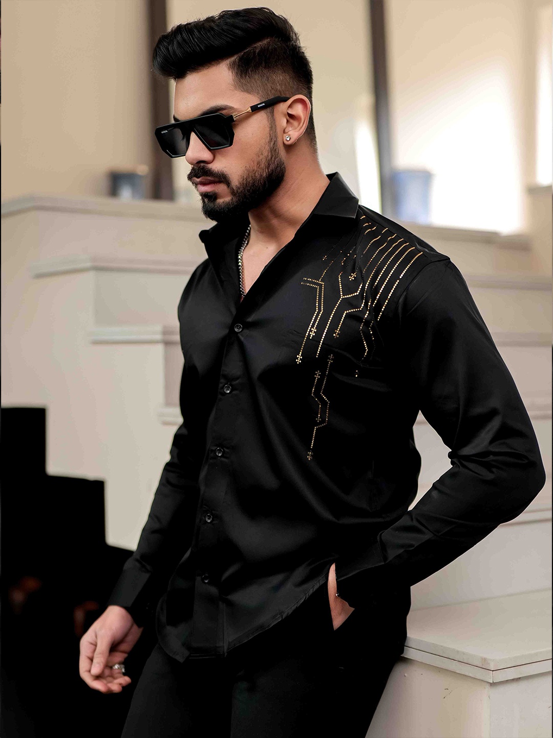 

Foomer Men Standard Fit Spread Collar Solid Satin Casual Shirt, Black