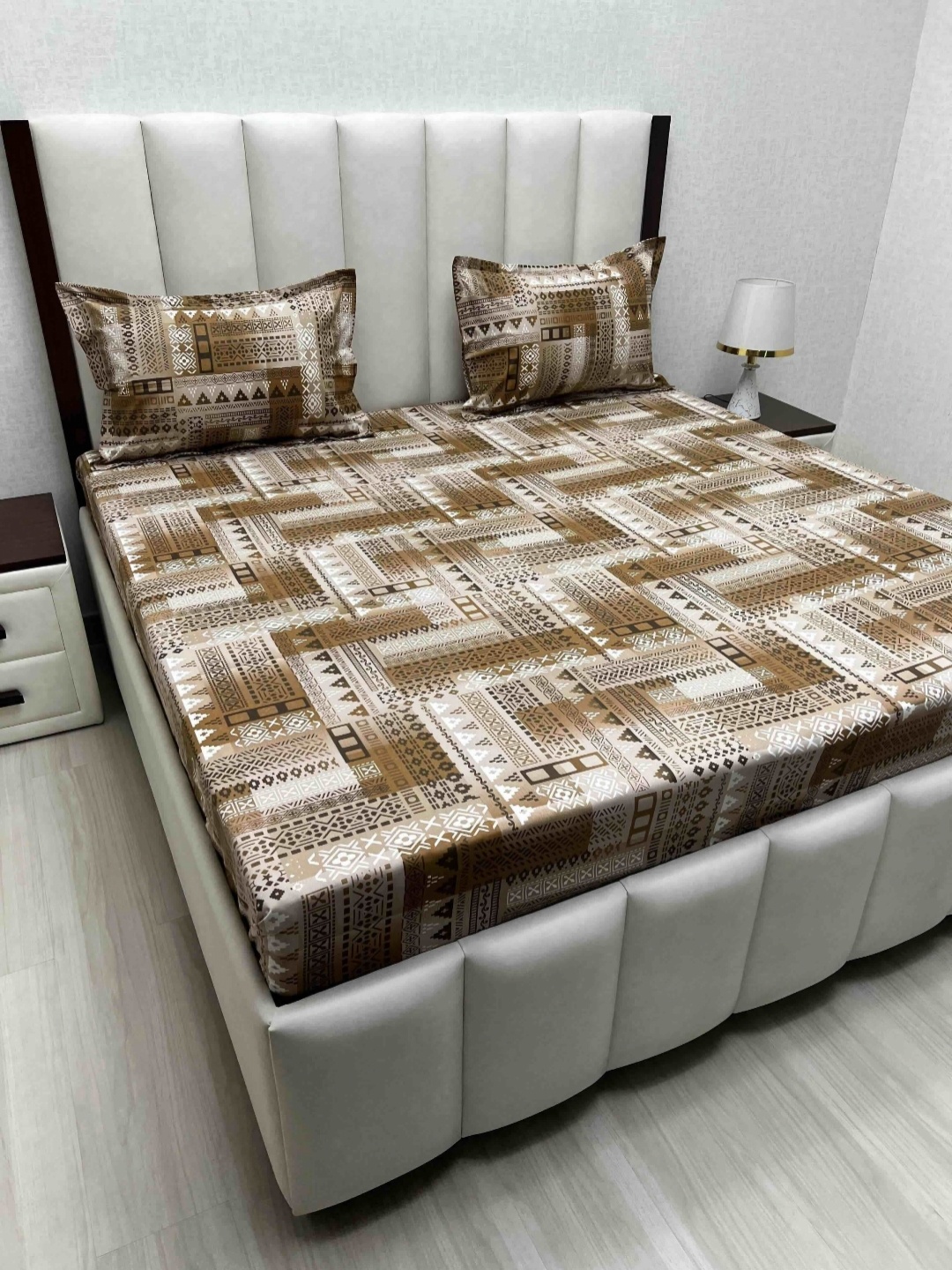 

Pure Decor Velar Fur Sib Brown Printed 260 TC Cotton King Bedsheet Set 2.74 m x 2.74 m