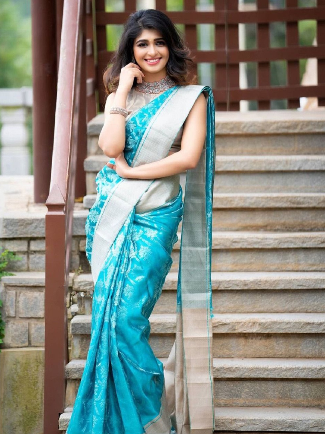 

APNISHA Woven Design Zari Pure Silk Banarasi Saree, Turquoise blue