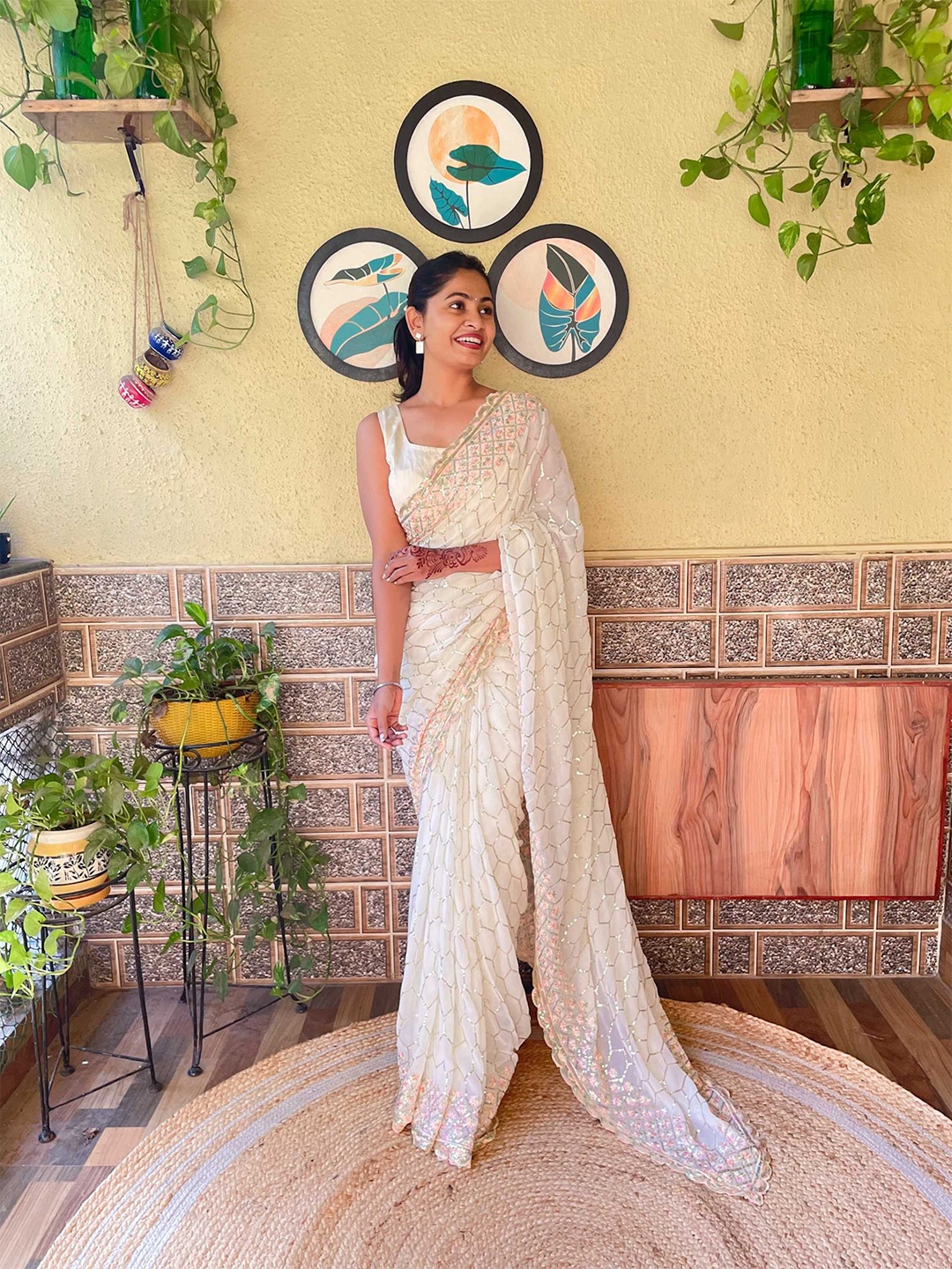 

DIVASTRI Sequinned Poly Georgette Saree, Cream