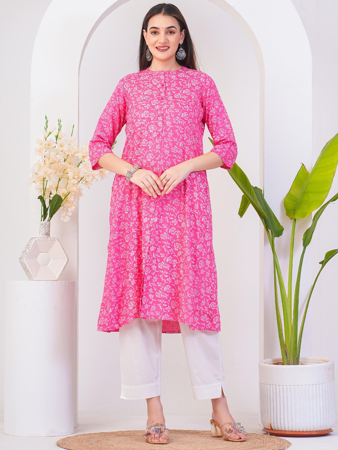 

GATIM Floral Printed Mandarin Collar Cotton Straight Kurta, Pink