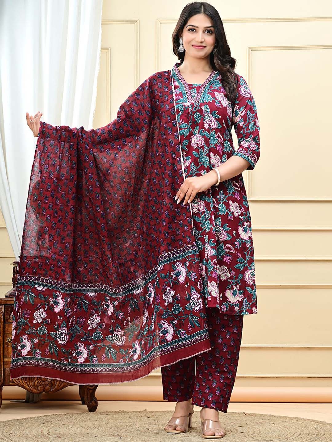

RETCAP Floral Printed Empire A Line Pure Cotton Kurta With Trousers & Dupatta, Maroon