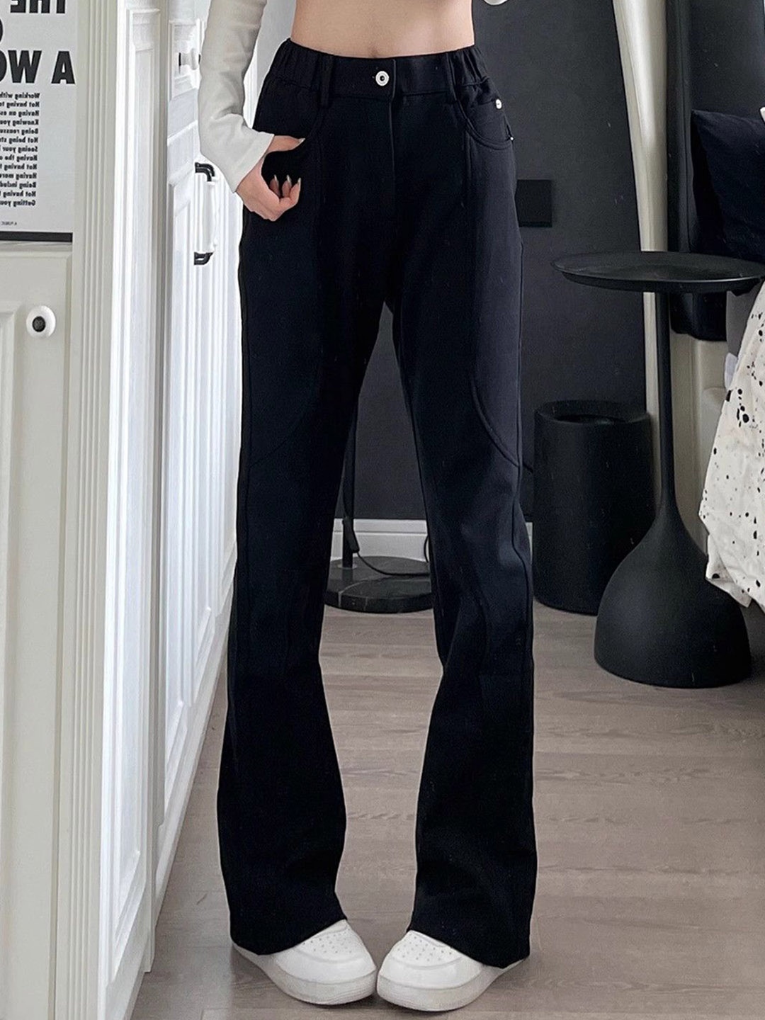 

DressBerry Women Mid-Rise Regular Fit Trouser, Black