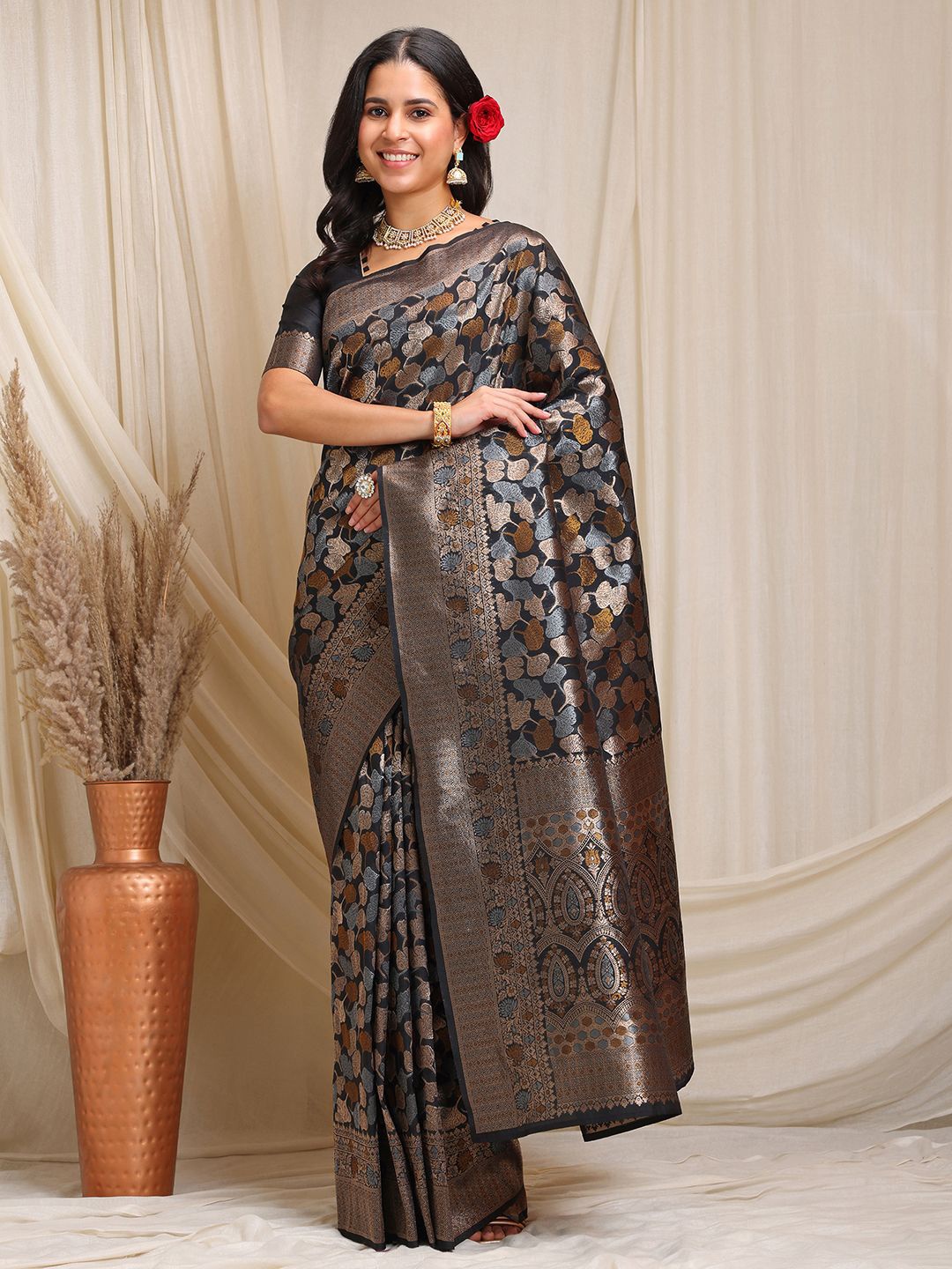 

RAJGRANTH Woven Design Zari Pure Silk Handloom Kanjeevaram Saree, Black