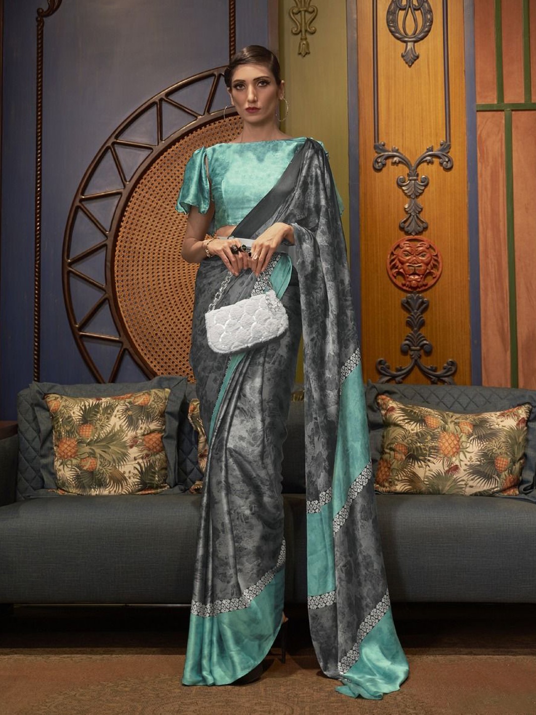 

Anouk Pure Crepe Saree, Grey