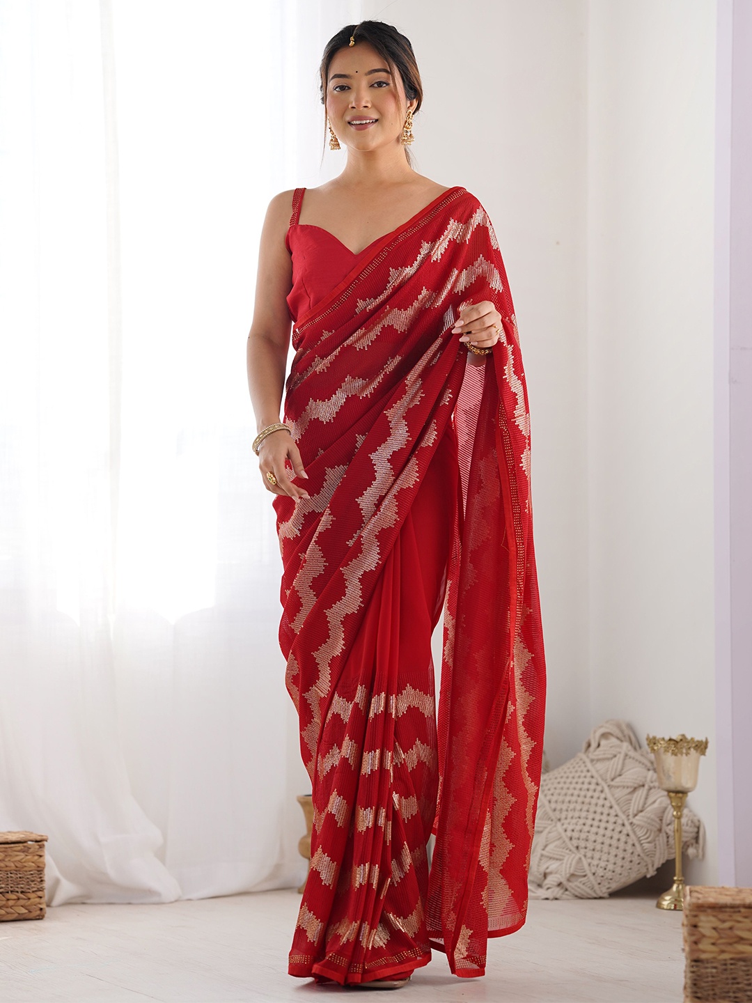 

VARNI FABRICS Embellished Sequinned Pure Georgette Saree, Red