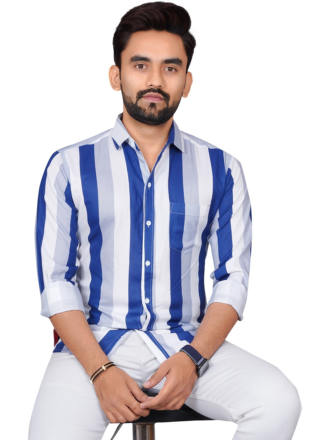 

Metronaut Men Regular Fit Spread Collar Vertical Striped Casual Shirt, Navy blue