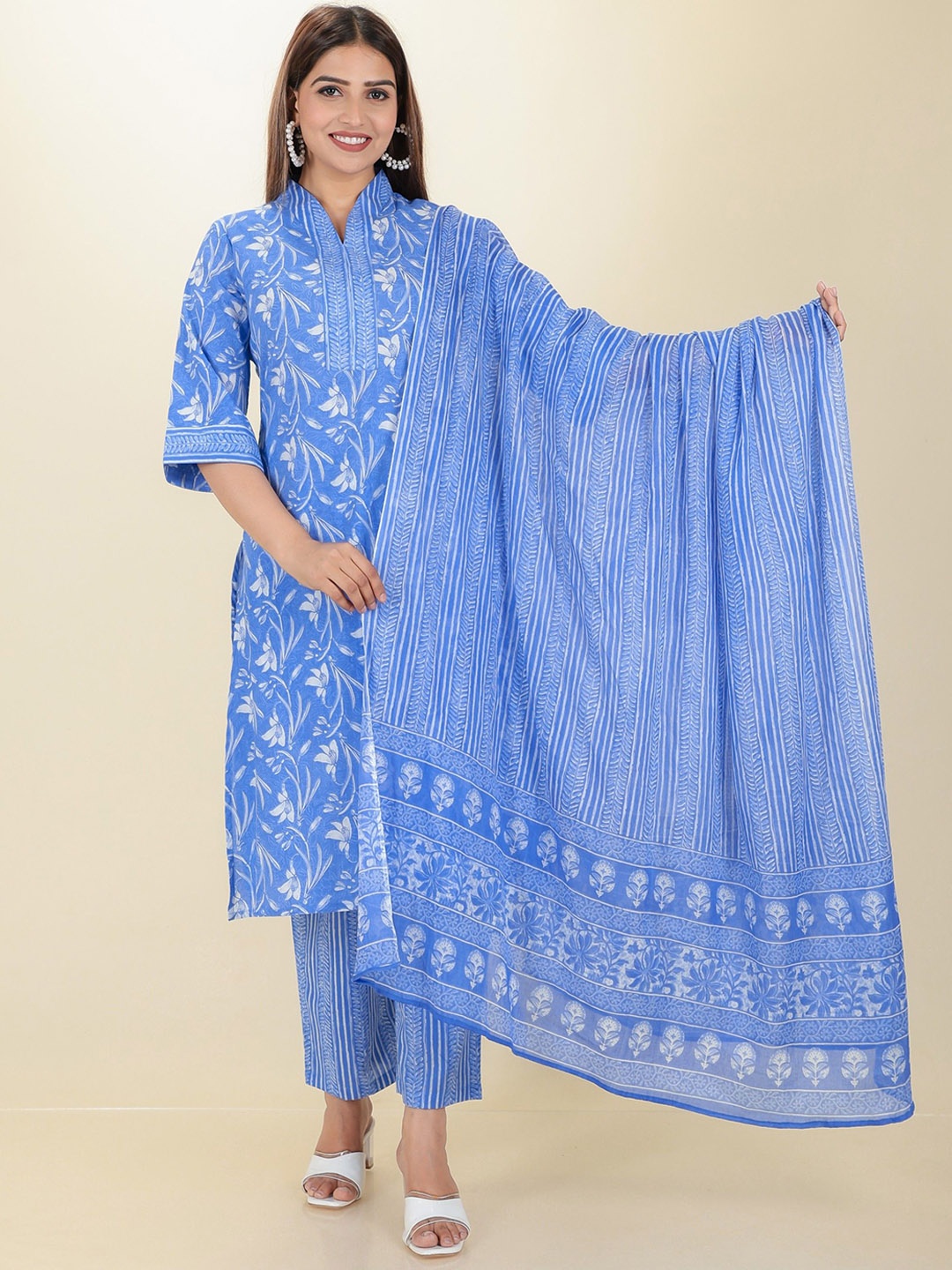

Aramya Floral Printed V Neck Pure Cotton Kurta With Trouser And Dupatta, Blue