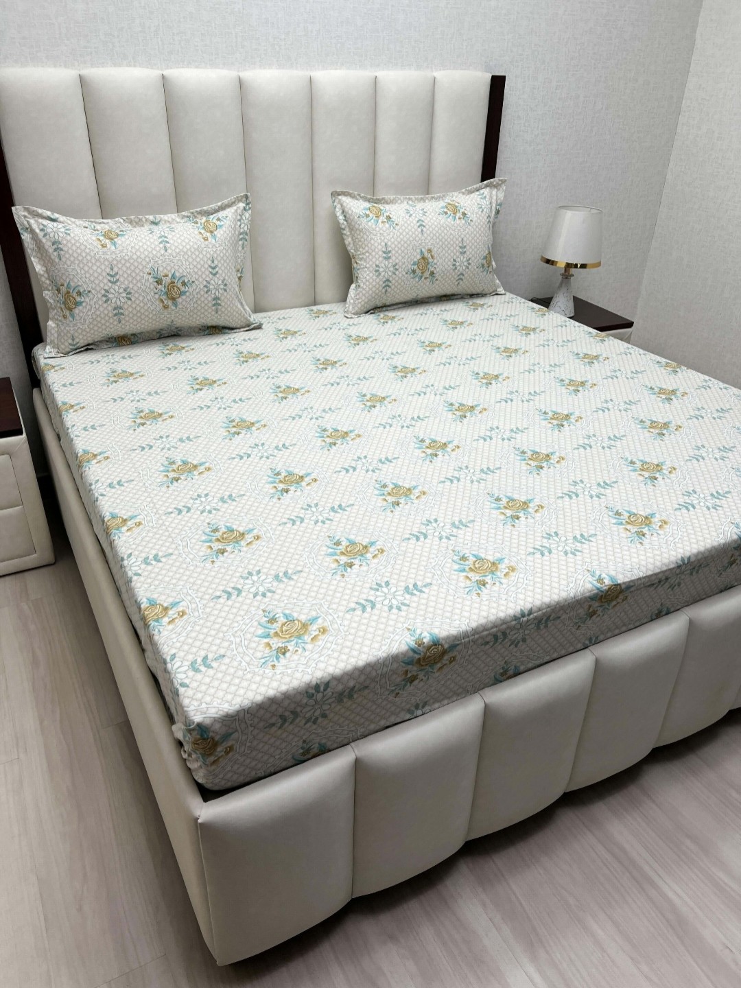 

Pure Decor Velar Fur Sib White & Blue Printed Cotton 330TC King Bedsheet Set 2.74m x 2.74m