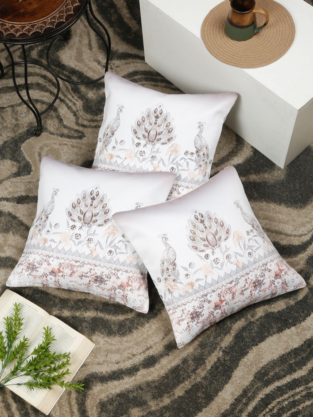 

SOKNACK White And Grey 3 Pieces Ethnic Motifs Velvet Square Cushion Covers