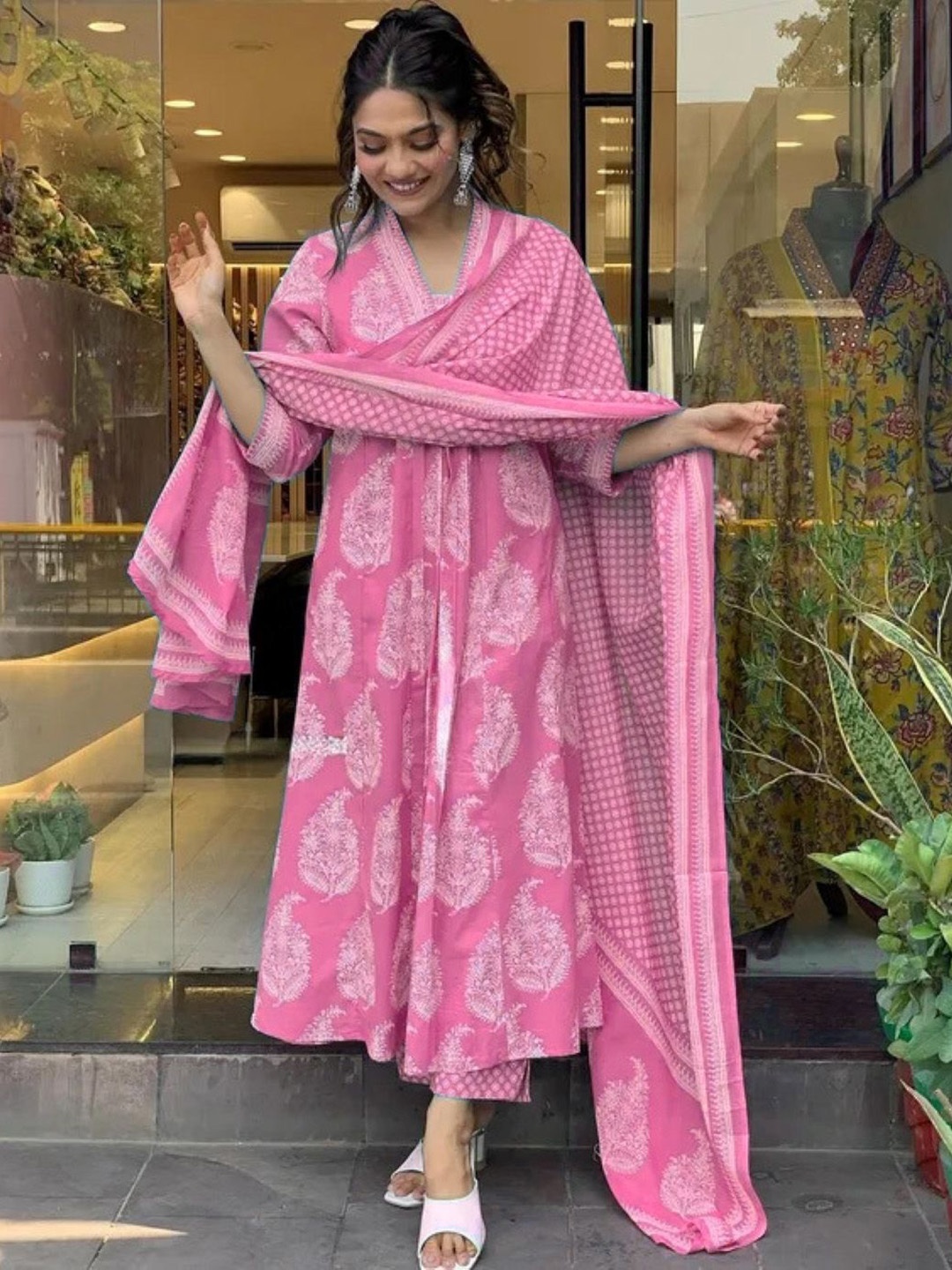 

PARNAVI Floral Printed V-Neck Pure Cotton Pleated A-Line Kurta With Trousers & Dupatta, Pink