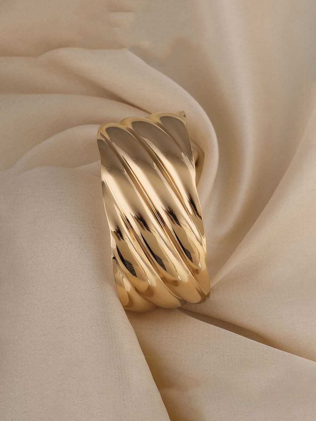 

PALMONAS Women Gold-Plated Stainless Steel Waterproof & Anti-Tarnish Wavy Cuff Bracelet