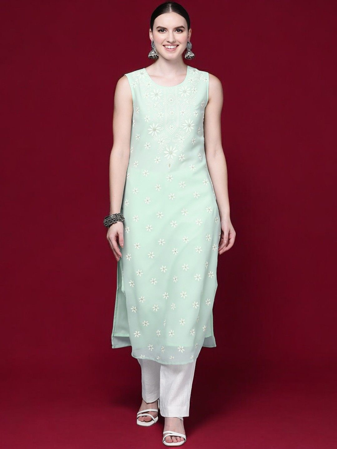 

Ahalyaa Floral Printed Zari Embellished Round Neck Straight Kurta, Sea green