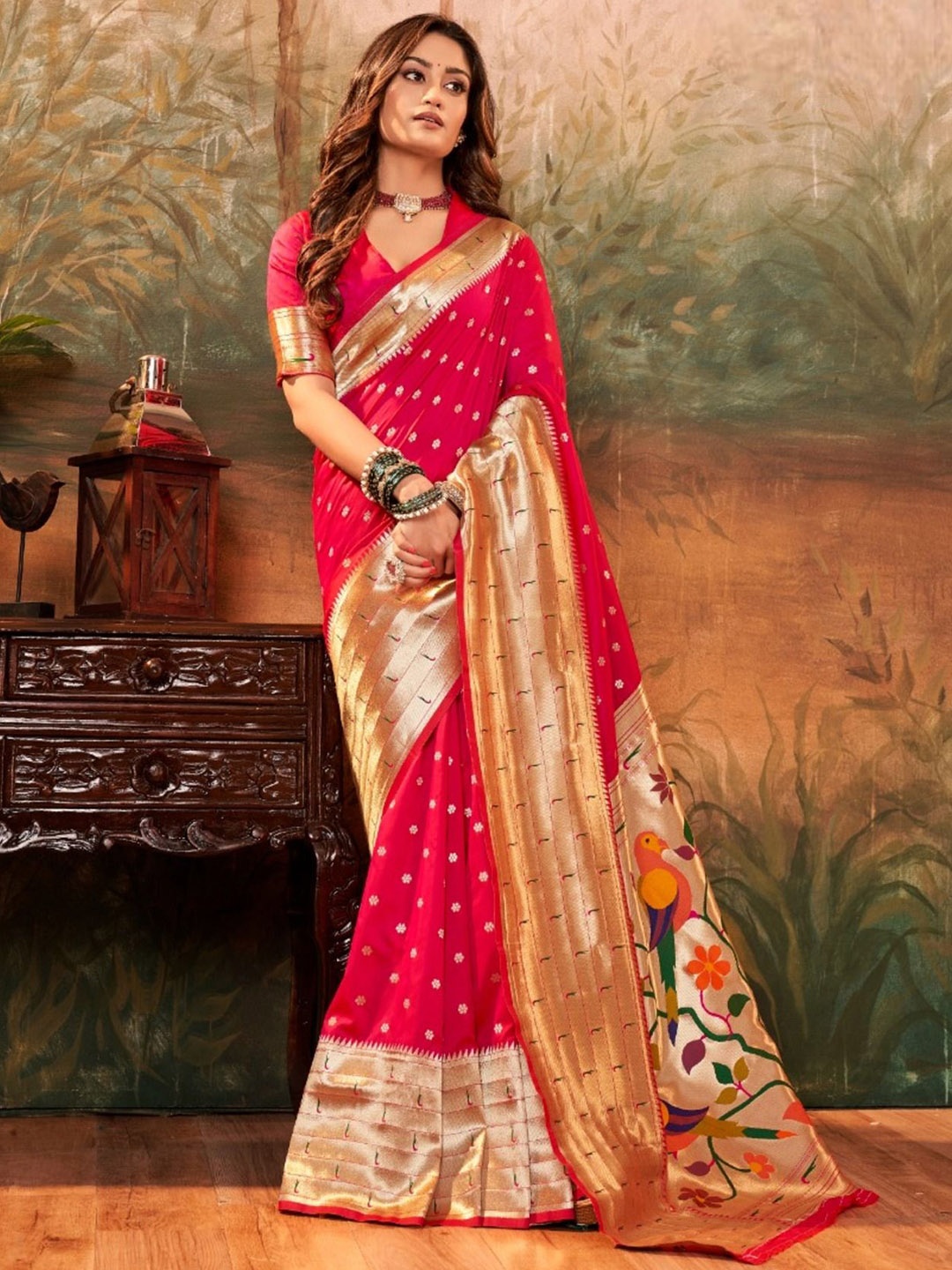 

DIVASTRI Woven Design Zari Silk Blend Paithani Saree, Pink