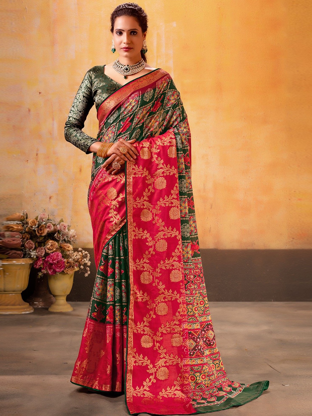 

DIVASTRI Ethnic Motifs Zari Silk Blend Patola Saree, Pink