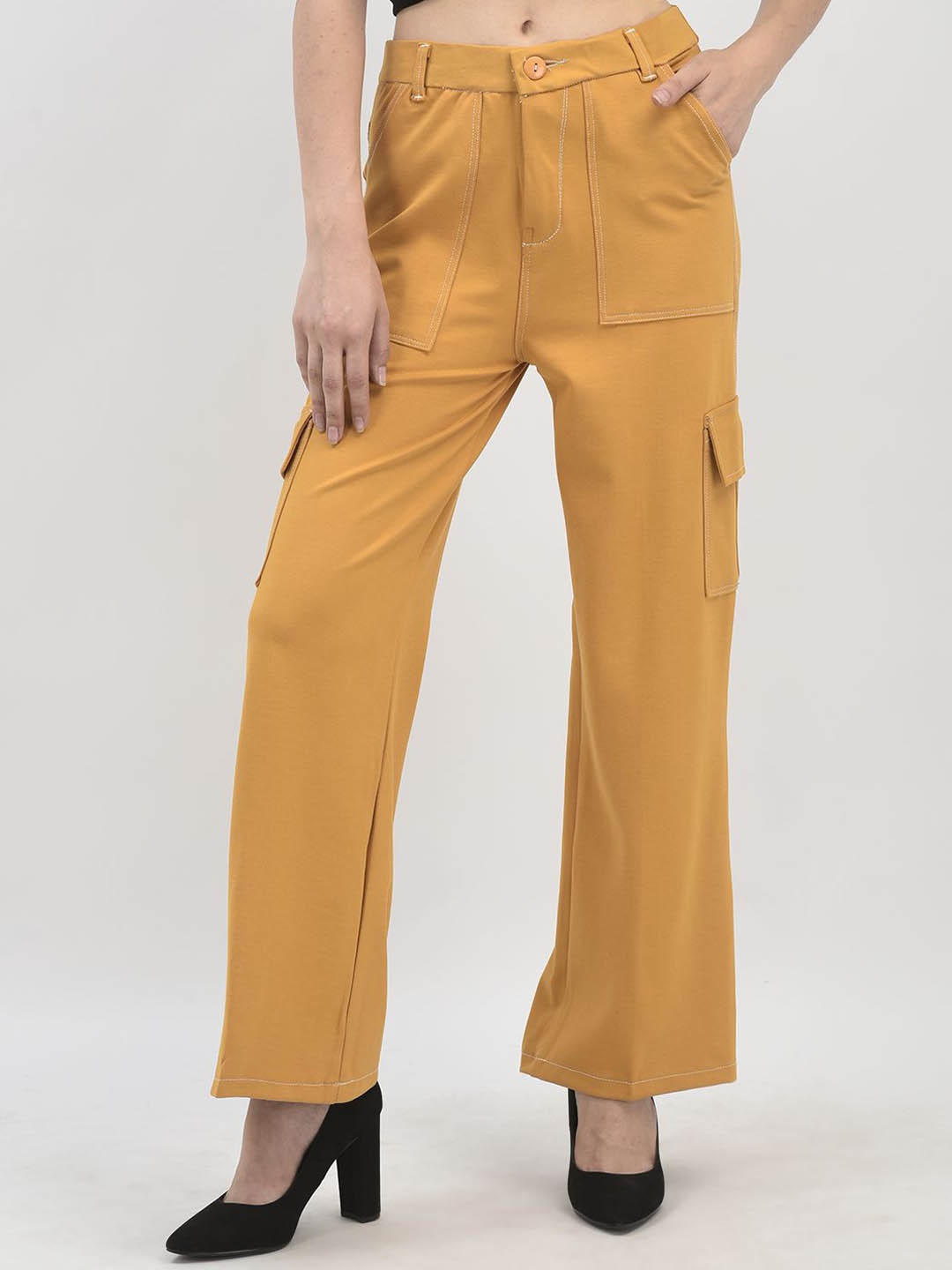 

FNOCKS Women Relaxed Straight Leg Flared High-Rise Cargos Trousers, Yellow