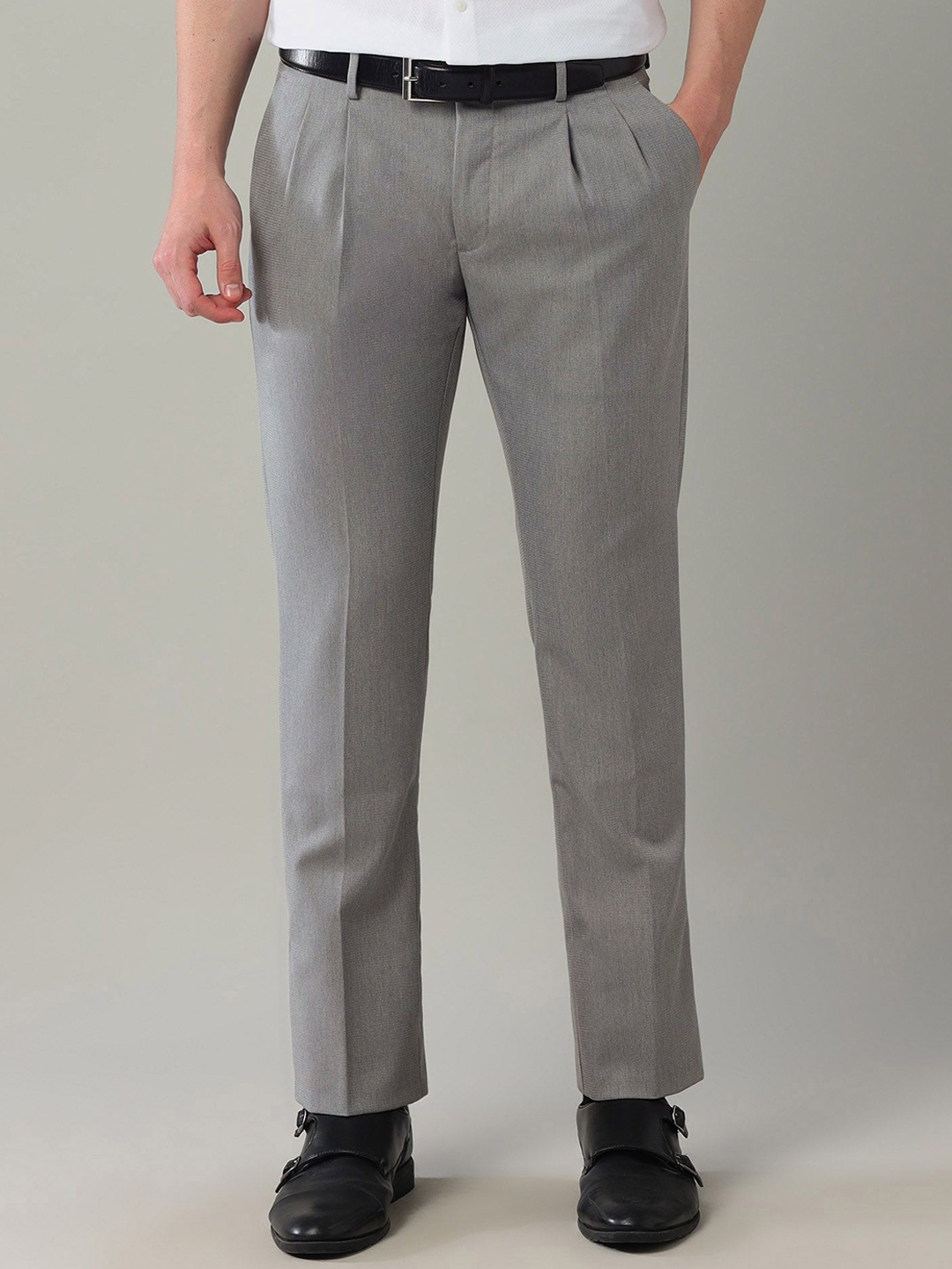 

Arrow Men Classic Pleated Trousers, Grey
