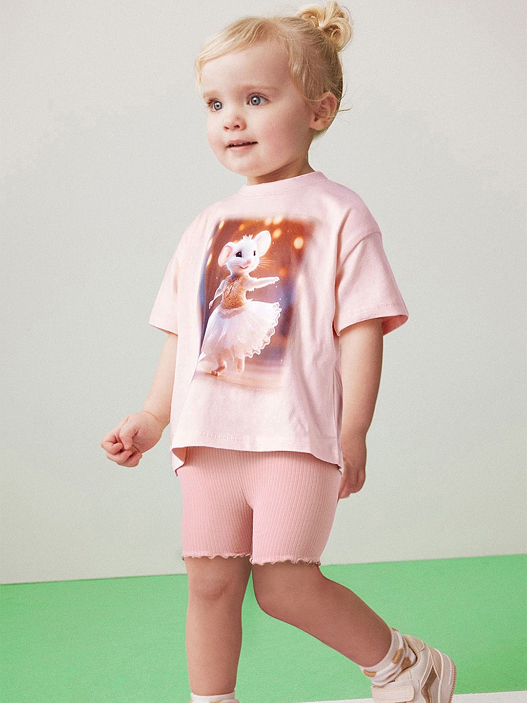 

LULU & SKY Girls Graphic Printed T-Shirt With Shorts, Pink