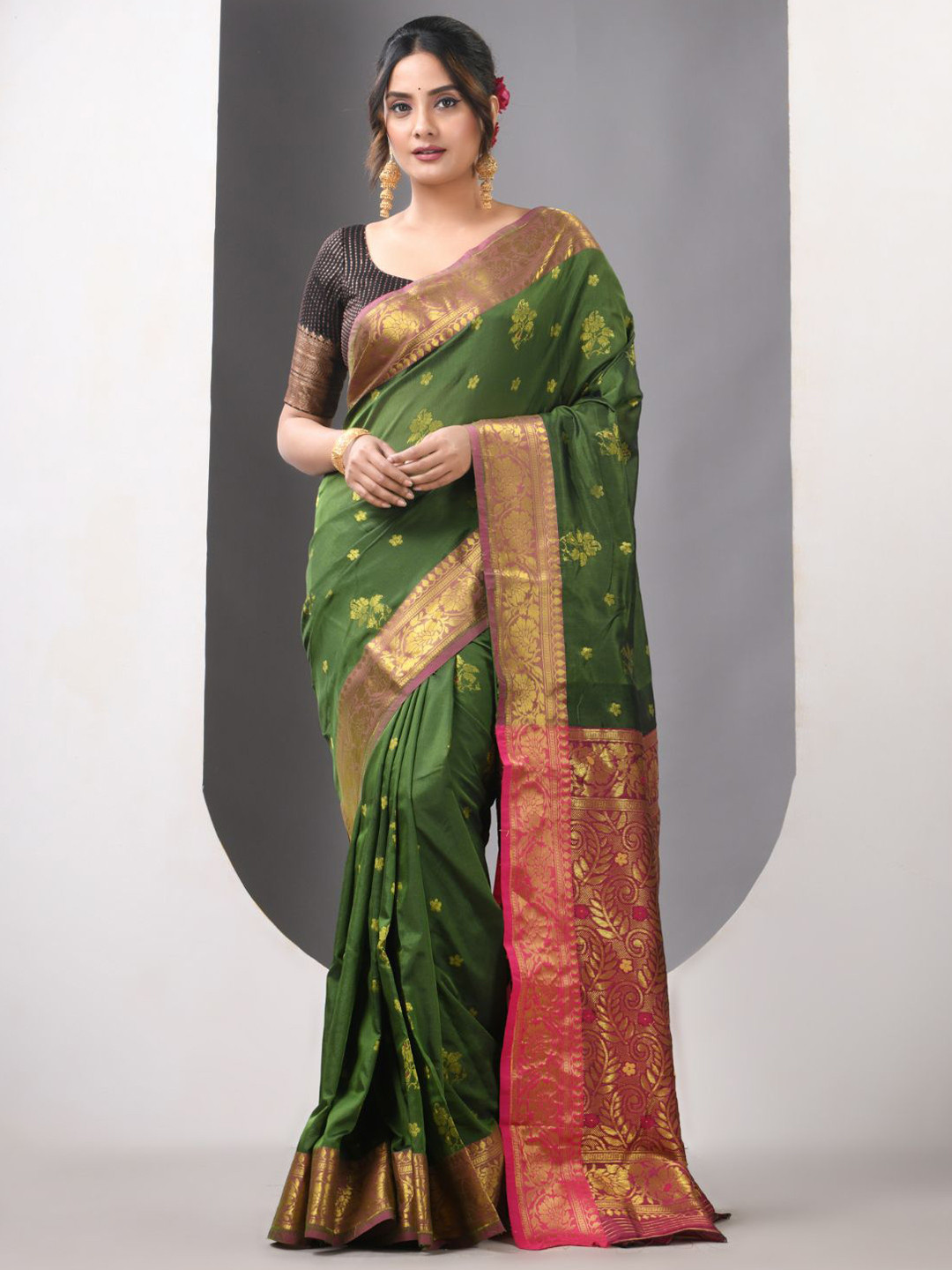 

Charukriti Woven Design Zari Saree, Green