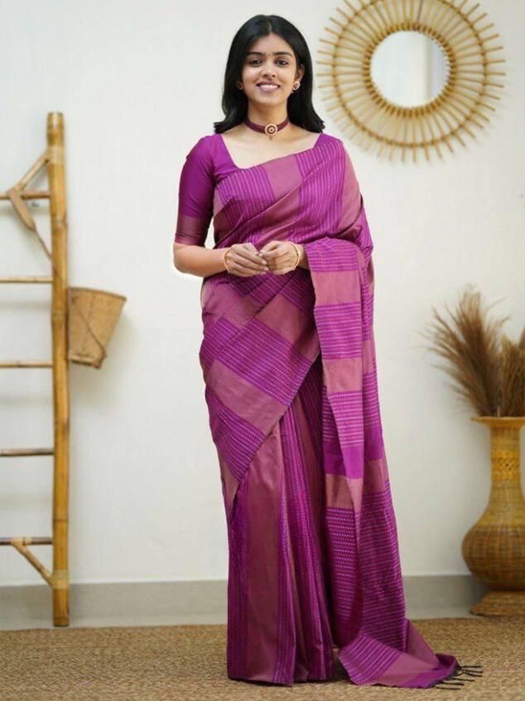 

APNISHA Woven Design Zari Pure Silk Banarasi Saree, Pink