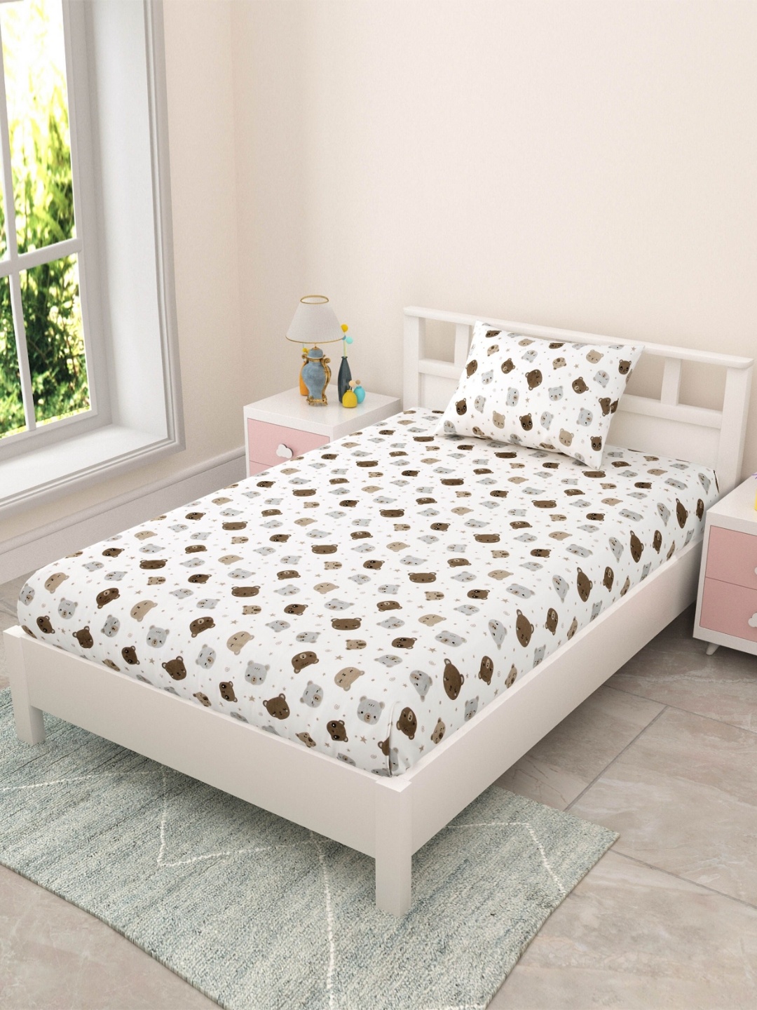 

MAFATLAL White Abstract Printed Pure Cotton 144 TC Single Bedsheet Set