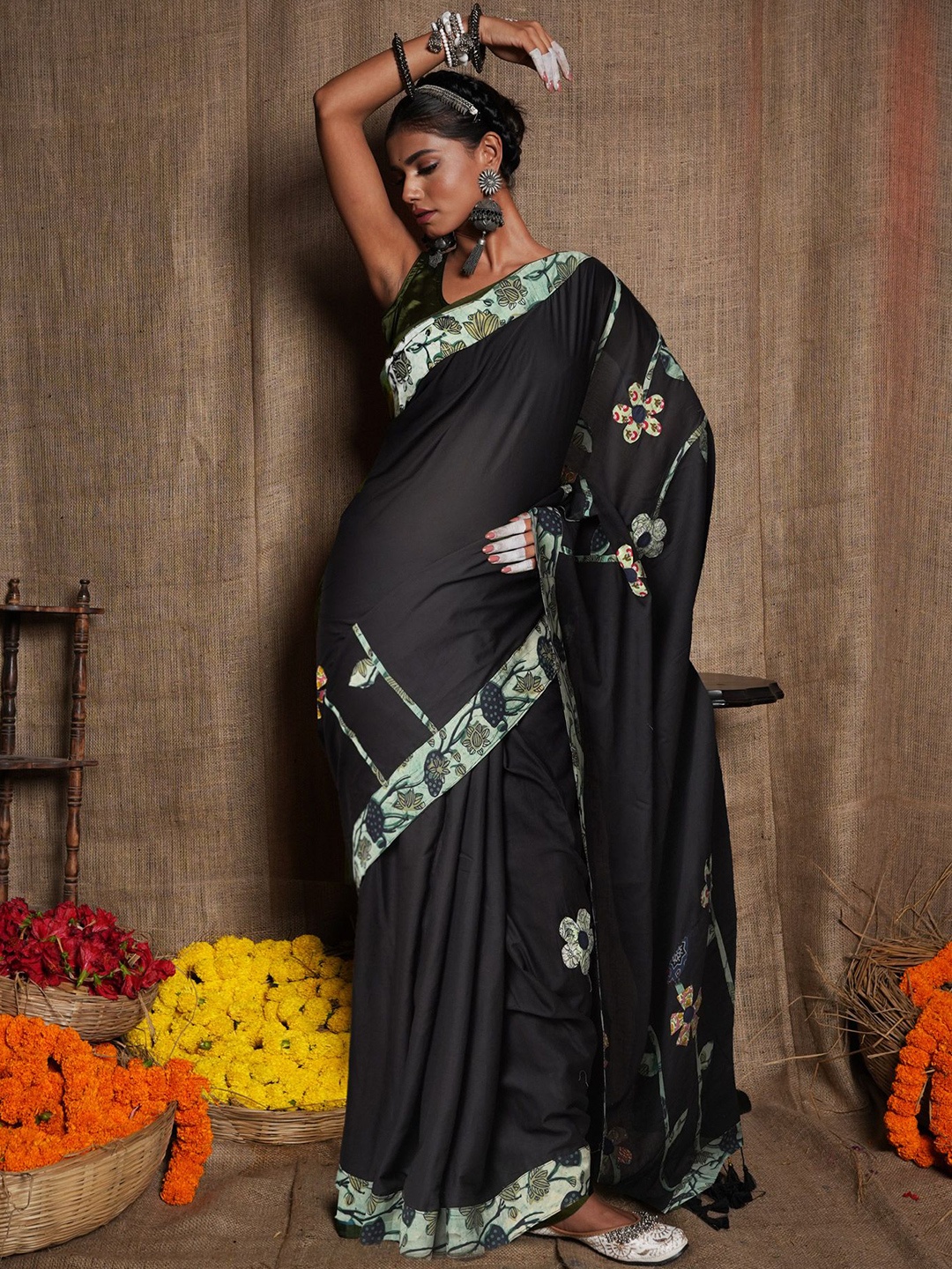 

Unnati Silks Floral Printed Pure Cotton Saree, Black