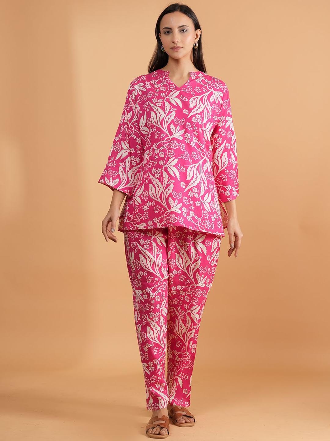 

BAESD Floral Printed Mandarin Collar Straight Tunic With Trousers, Pink