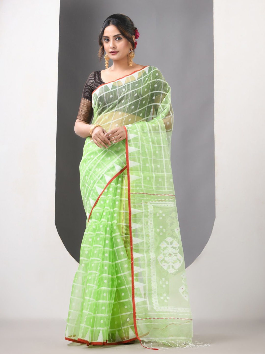 

Charukriti Woven Design Pure Silk Jamdani Saree, Green