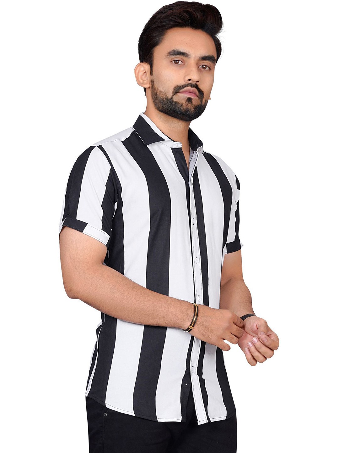 

Metronaut Men Regular Fit Spread Collar Vertical Striped Casual Shirt, White