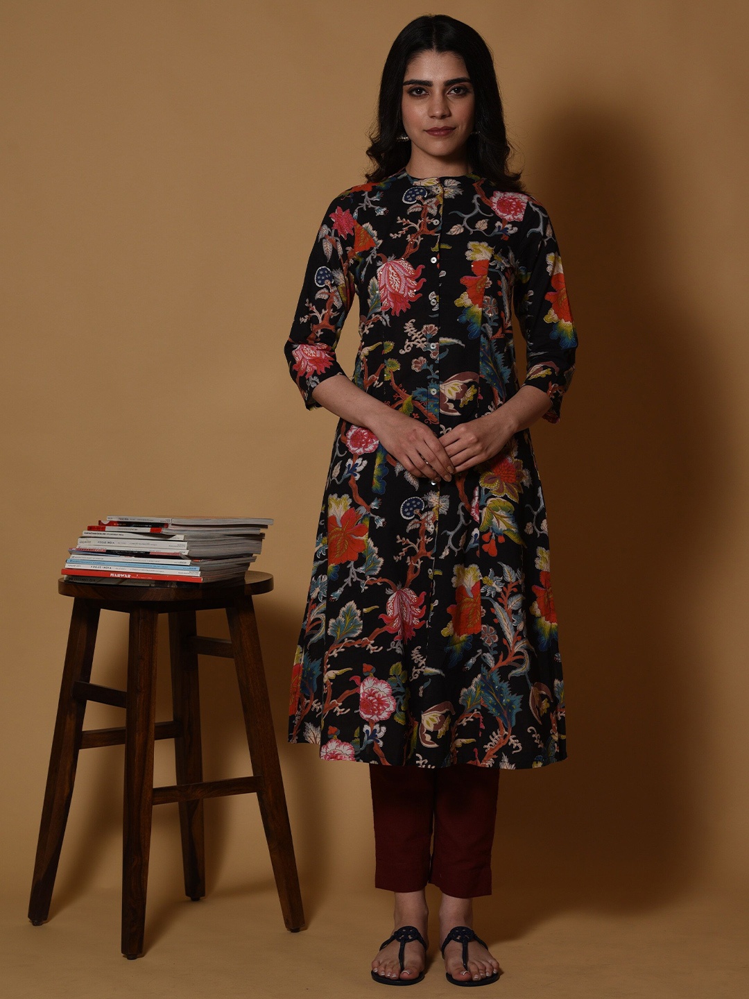 

GATIM Floral Printed Sequinned Cotton Straight Kurta, Black